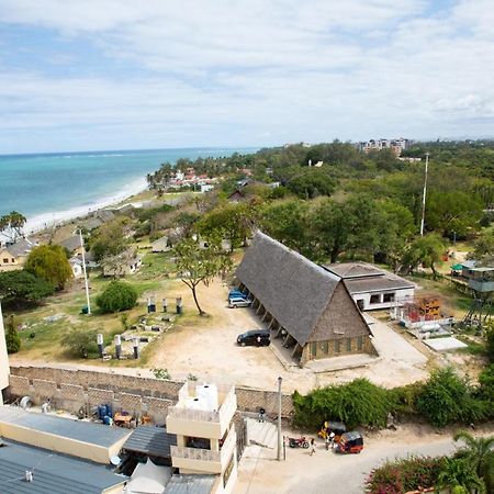Beach Front Studio Apartment Nyali Beach Exterior photo